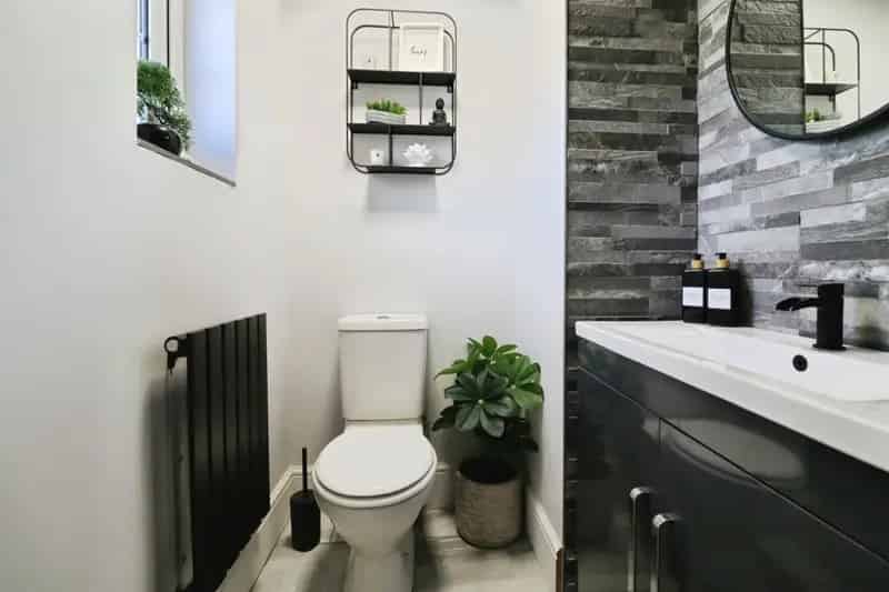 4 bedroom detached house