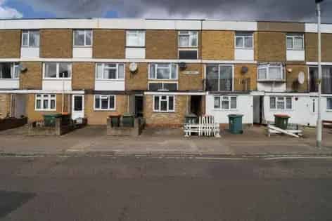 5 Room Flat 31m2 London Furnished 3-24 Month Rental