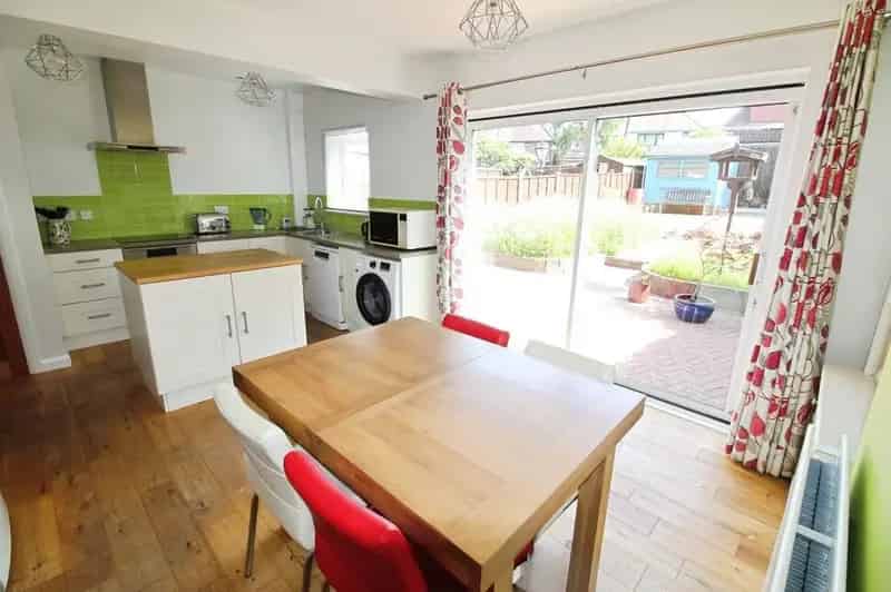 3 Bedroom Semi Detached House Birmingham