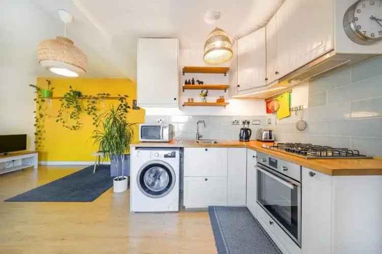 1 Bedroom Flat for Sale in Penge SE20 - Chain Free