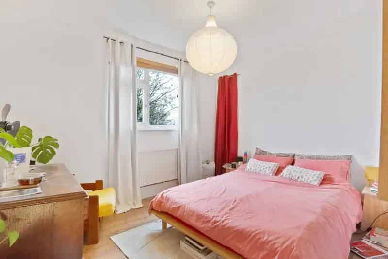 1 Bedroom Apartment Hackney Downs - Period Conversion