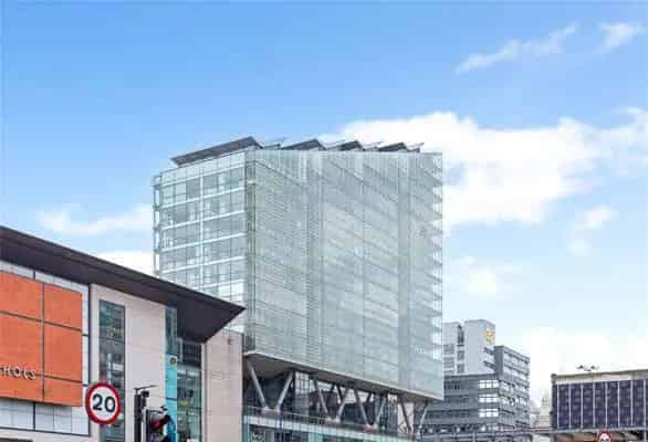Two Bedroom Apartment with Parking and City Views