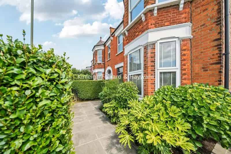 Flat For Sale , London, England