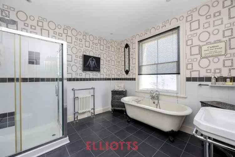 4 Bedroom Apartment for Sale