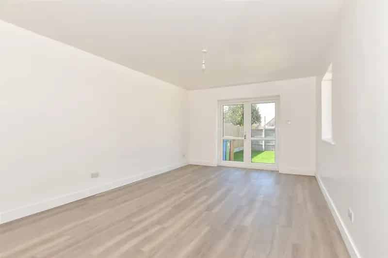 2 Bedroom Semi-Detached Bungalow for Sale - Sea Views