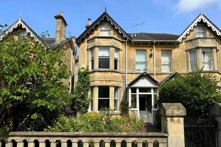 4 Bedroom End of Terrace House for Sale in Bath