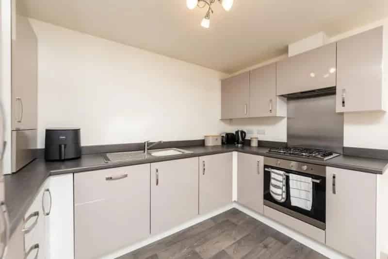2 Bed Coach House for Sale - Modern Spacious Property