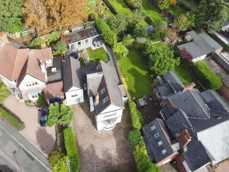 4 Bed Detached House for Sale Town Centre Location