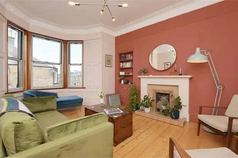 4 Bed Flat Double Upper with 1 Reception Room