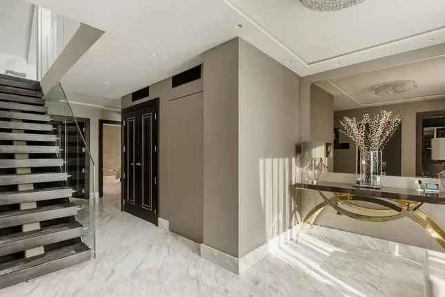 Flat for sale in Victoria Street, Westminster, London SW1H, United Kingdom