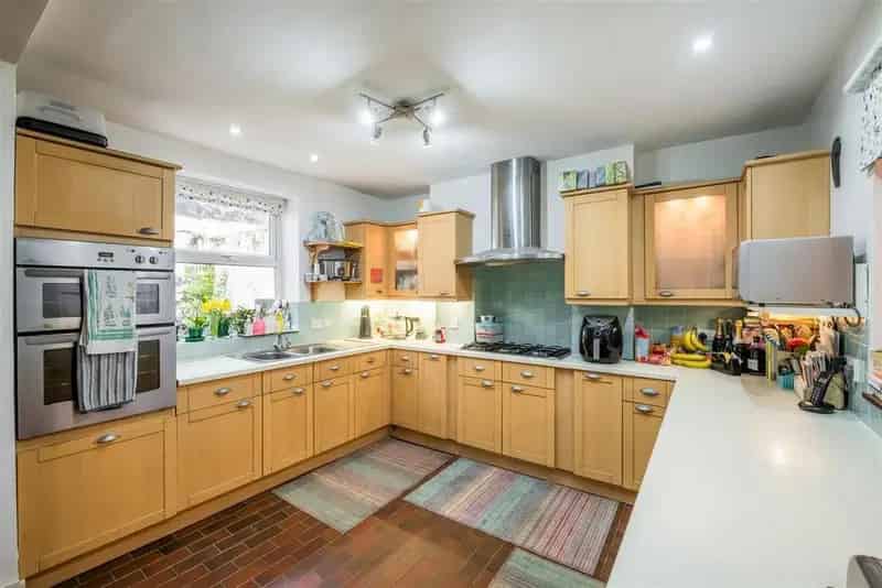 5 Bedroom Terraced House for Sale