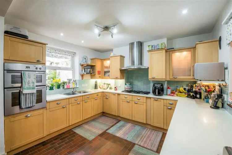 5 Bedroom Terraced House for Sale