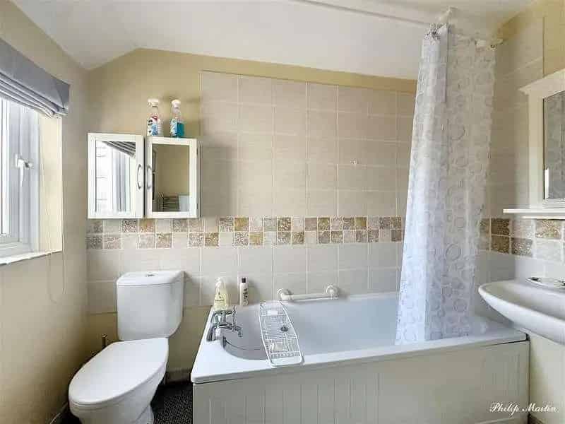 3 Bed House for Sale in Tregony with Parking and No Chain