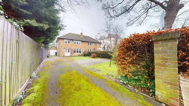 3 Bedroom Semi-Detached House for Sale in Cheltenham