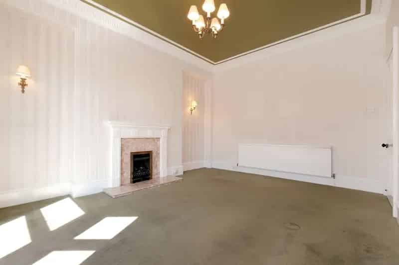 Spacious 5 Bedroom Double Upper Flat in Aberdeen West End