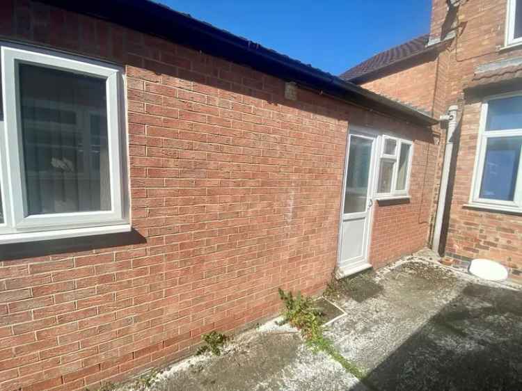 2 bedroom semi-detached house to rent