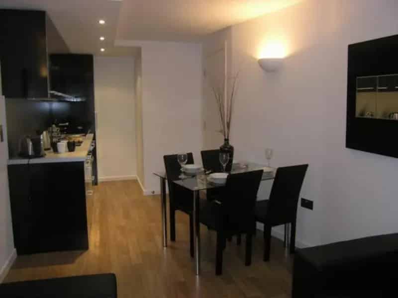 2 Bedroom Flat To Let Central Location West Point