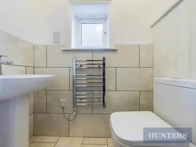 1 Bed Flat for Sale in Scarborough - Modern Apartment