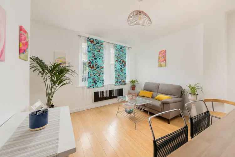 3 Bedroom Maisonette for Sale Near Morrisons