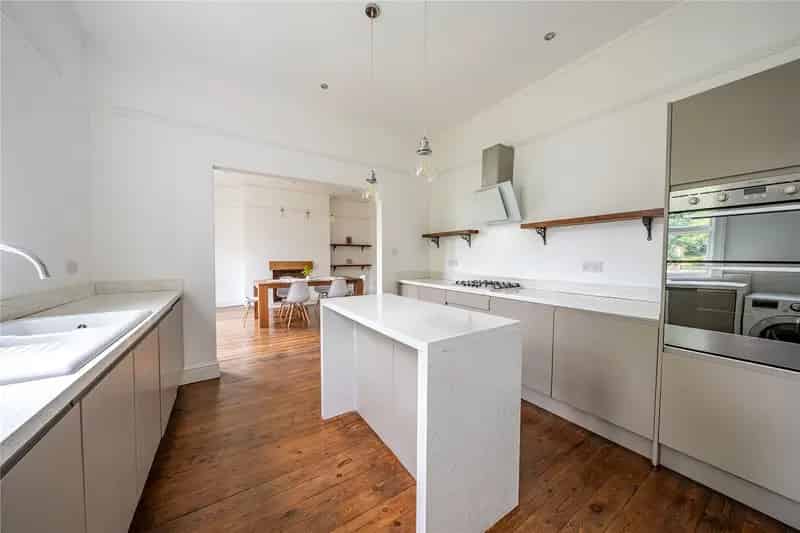 Spacious 3-Bedroom Maisonette Apartment near Headingley