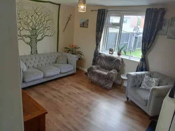 3 Bed House Driveway Large Garden Lovely Area Family Home
