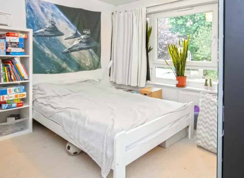Spacious Two Bedroom Apartment Near Richmond Town Centre