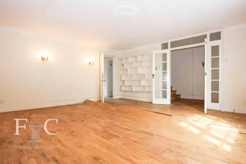 Grade II Listed 3-Bed House Turkey Street Bulls Cross