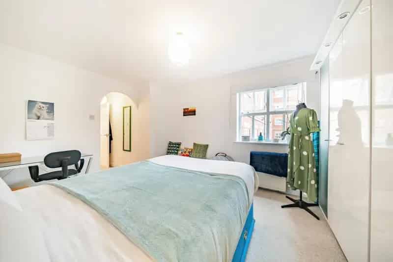 Two Double Bedroom Flat Heritage Park Tooting Bec Common No Onward Chain