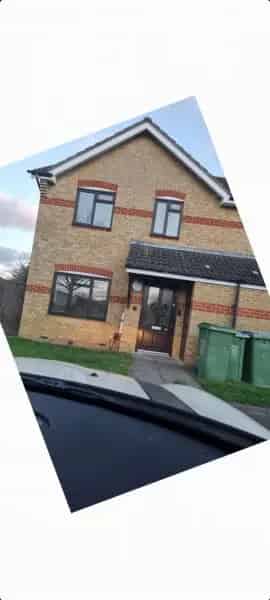 Large 3 Bed House with Huge Kitchen and Massive Garden