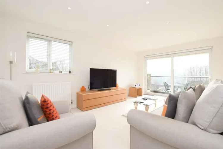 2 Bedroom Apartment for Sale Near Whyteleafe South Station