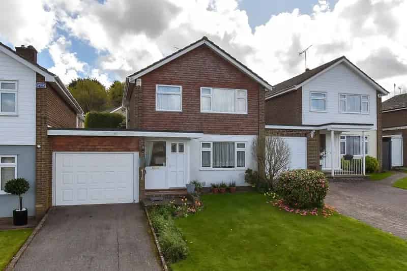 3 Bedroom Link Detached House for Sale