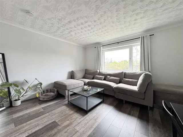 2 Bedroom Flat for Sale in Cambuslang