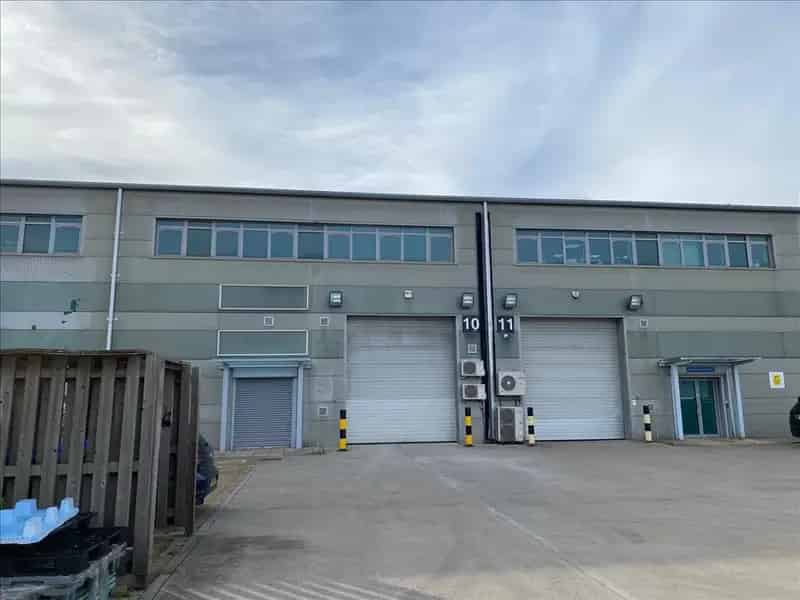 Modern Industrial Unit in Slough Town Centre