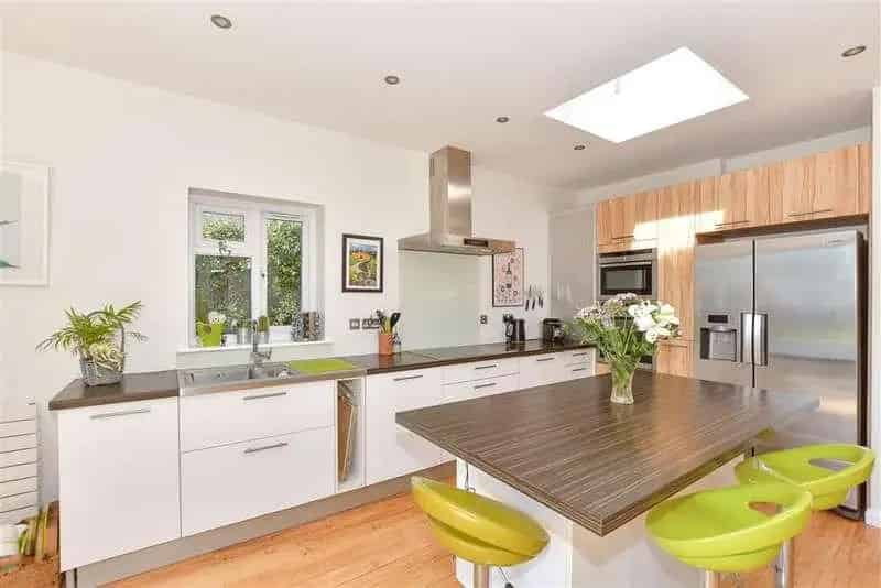 5 Bed Detached House For Sale Near City Centre