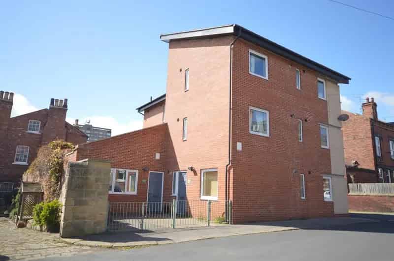 One Bedroom Ground Floor Apartment For Rent
