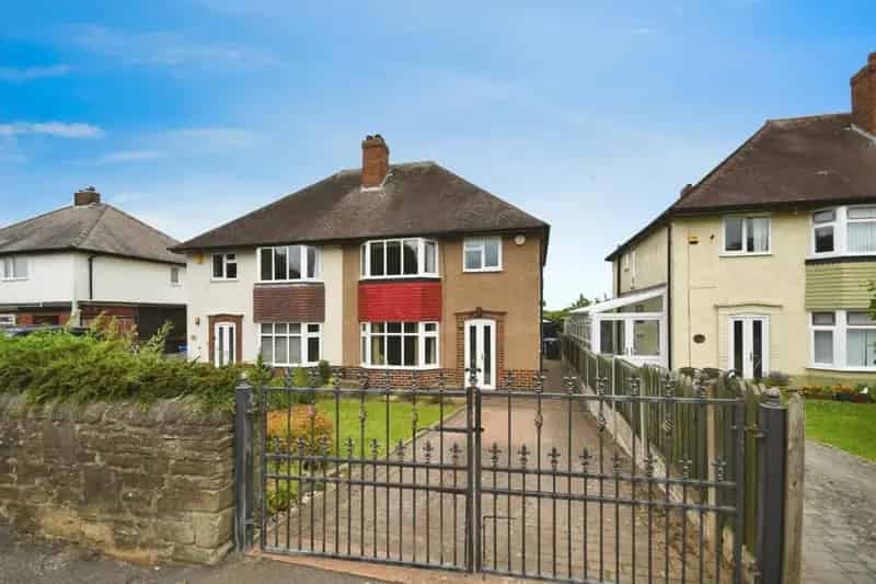 3 Bedroom Semi Detached House Old Whittington Chesterfield