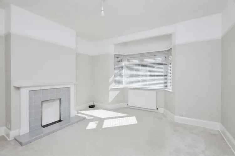 3 Bedroom End Terrace House Near Eastbourne Seafront