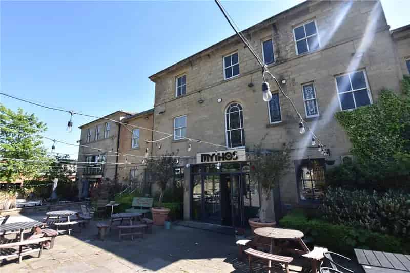 Leeds Chapel Allerton Restaurant Units & Apartments Investment