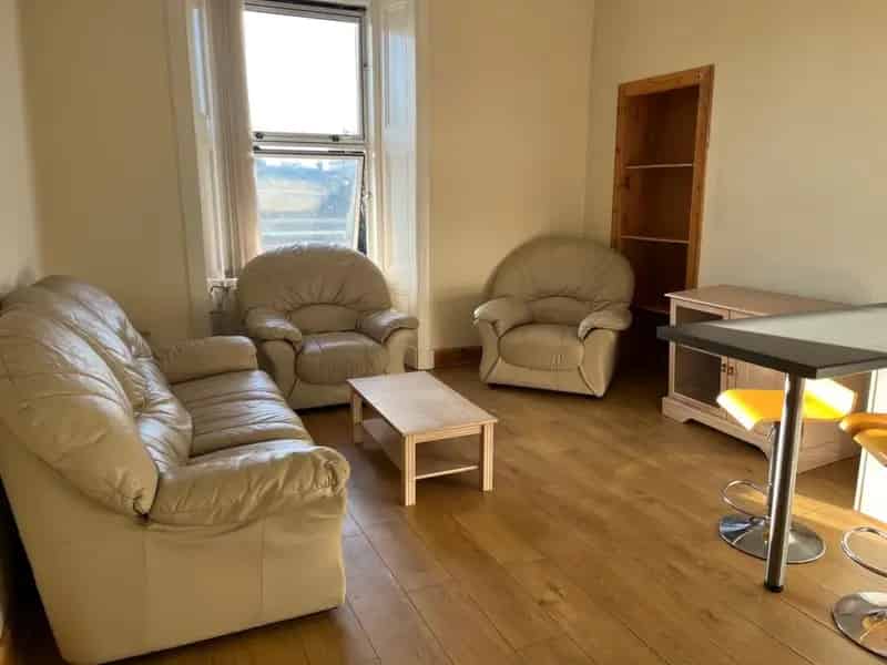 2 Bedroom Flat To Rent Available 01082025