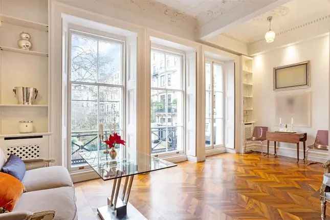 Flat to rent in Ennismore Gardens, Knightsbridge SW7