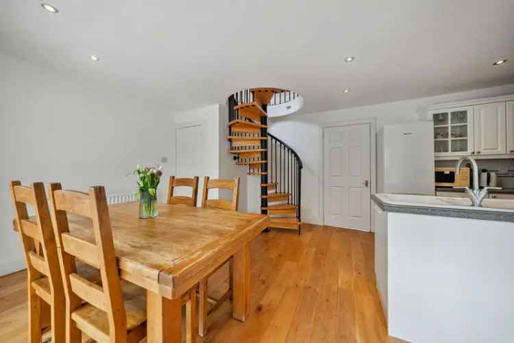 Stunning 3-Bed Detached Bungalow Fintry Hills Views