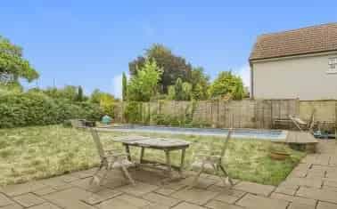 Blueberry Cottage: 4-Bed Family Home with Pool and Gardens