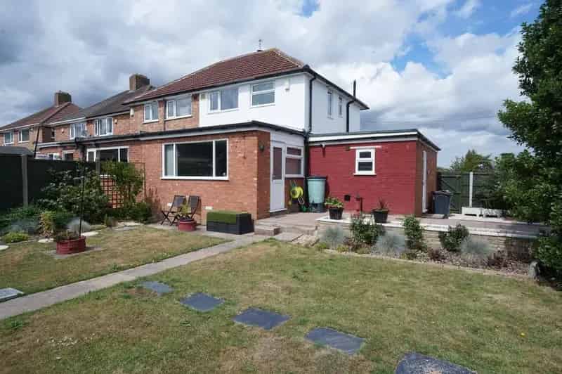 3 Bedroom Semi Detached House Birmingham B26