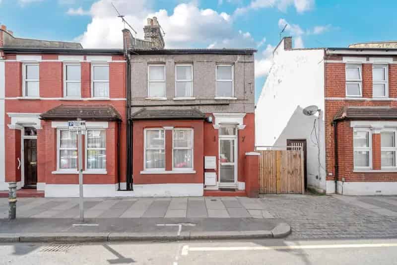 Flat For Sale , London, England
