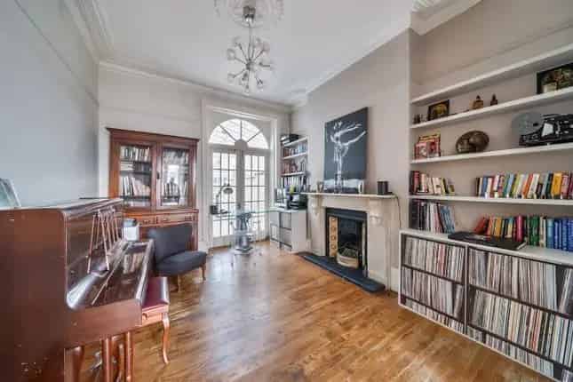 5 Bedroom End Terrace House East Finchley Large Plot Off Street Parking