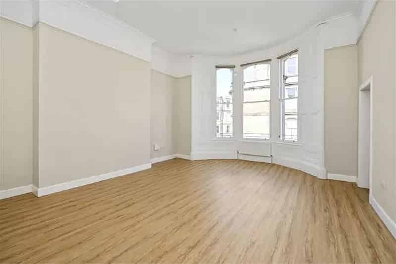 2 Bed Flat Merchiston - First Floor Victorian Charm