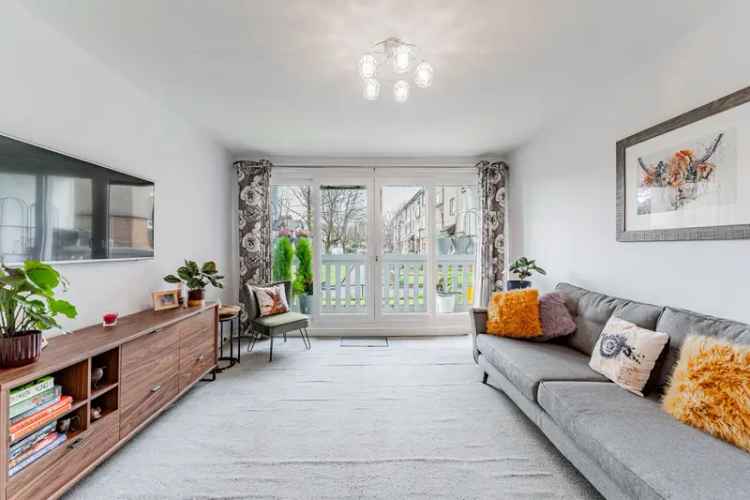 2-Bedroom Ground Floor Flat near Jordanhill School