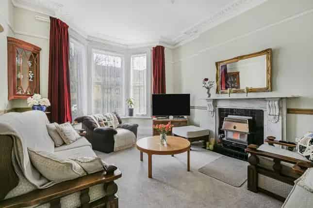 7 Bedroom Detached House Thornton Heath