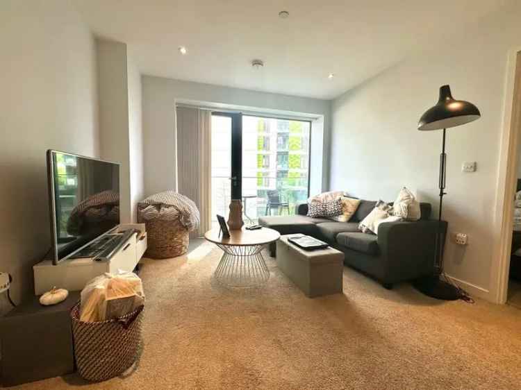 2 Bedroom Flat to Rent Salford M3 - Modern Apartment with Amenities