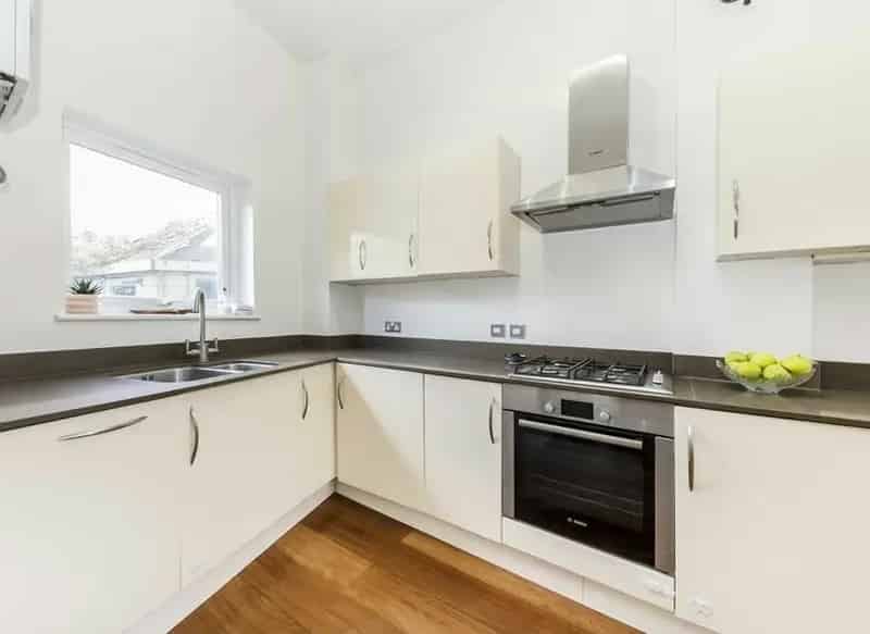 Spacious One Bedroom Flat with Private Garden Near West Hampstead